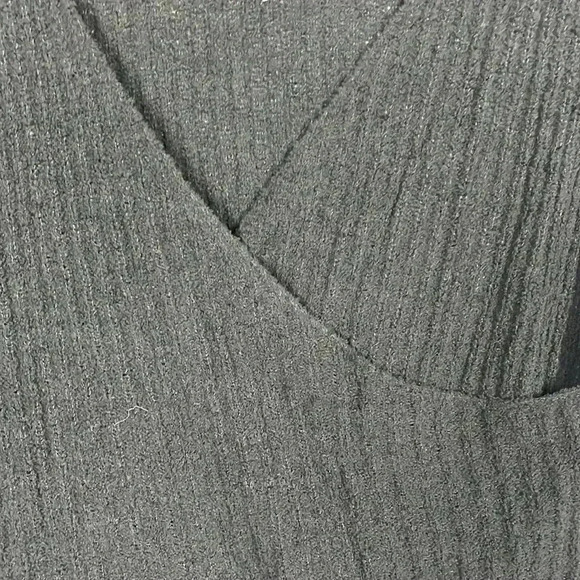 She & Sky Womens Sweater Black L V-Neck Wrap Pullover Asymmetrical Lambswool NWT - Picture 2 of 11